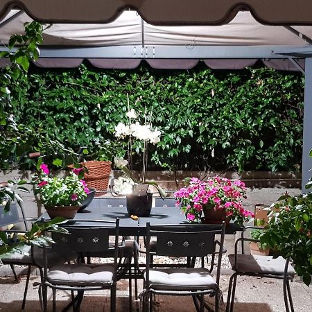 Affittacamere Zona Caserma-Stazione フォリーニョ エクステリア 写真